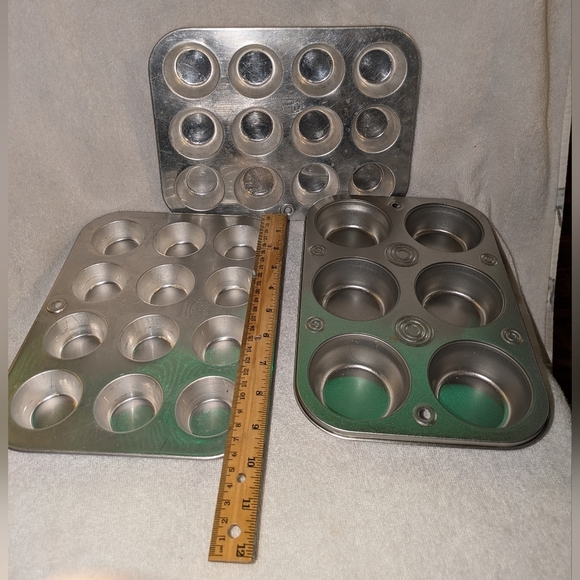 Set of Three Silver Muffin Pans - Picture 1 of 5